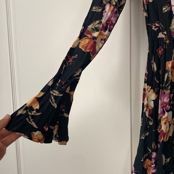 Kendall & Kylie Dress - Picture 3 of 8